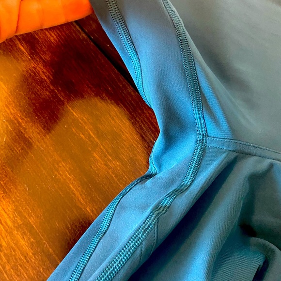 Lululemon cropped leggings - Never Worn! - Picture 2 of 3